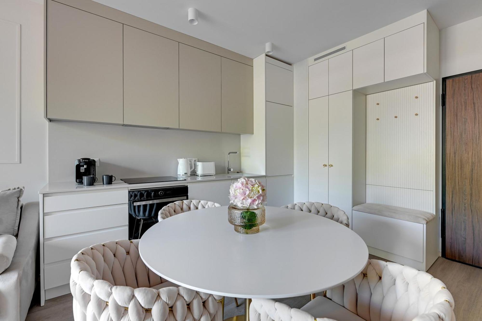 Premiem Cube Apartments In Center By Lion Apartments 格但斯克 外观 照片