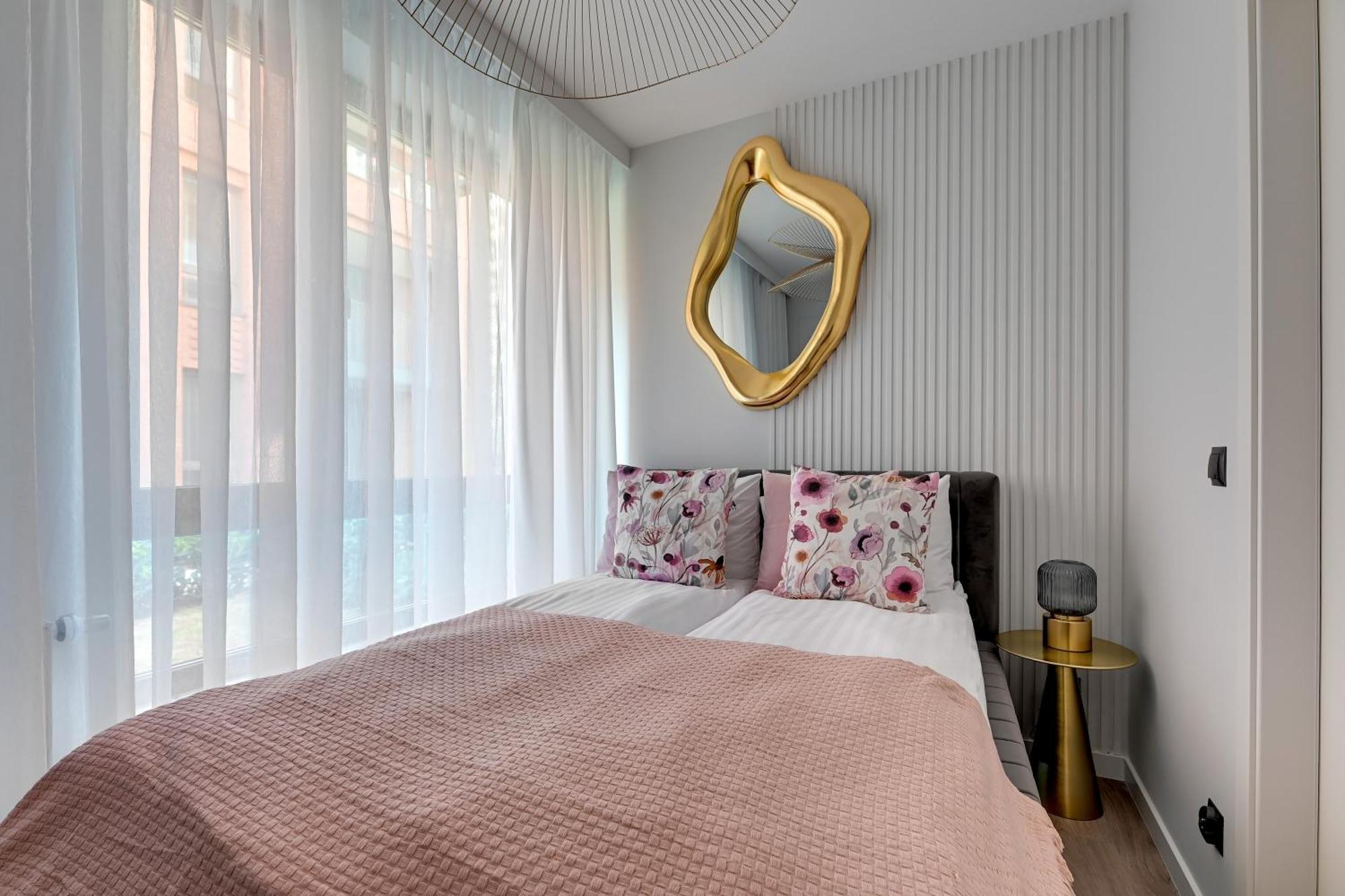 Premiem Cube Apartments In Center By Lion Apartments 格但斯克 外观 照片