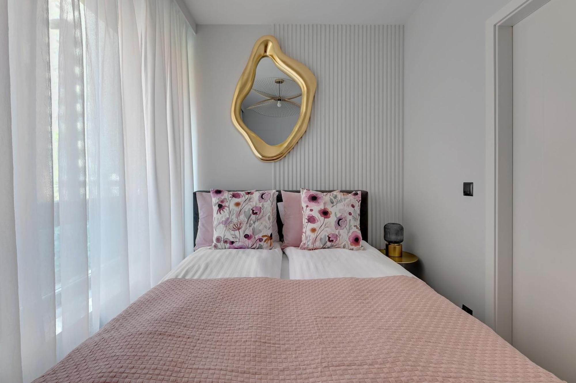 Premiem Cube Apartments In Center By Lion Apartments 格但斯克 外观 照片