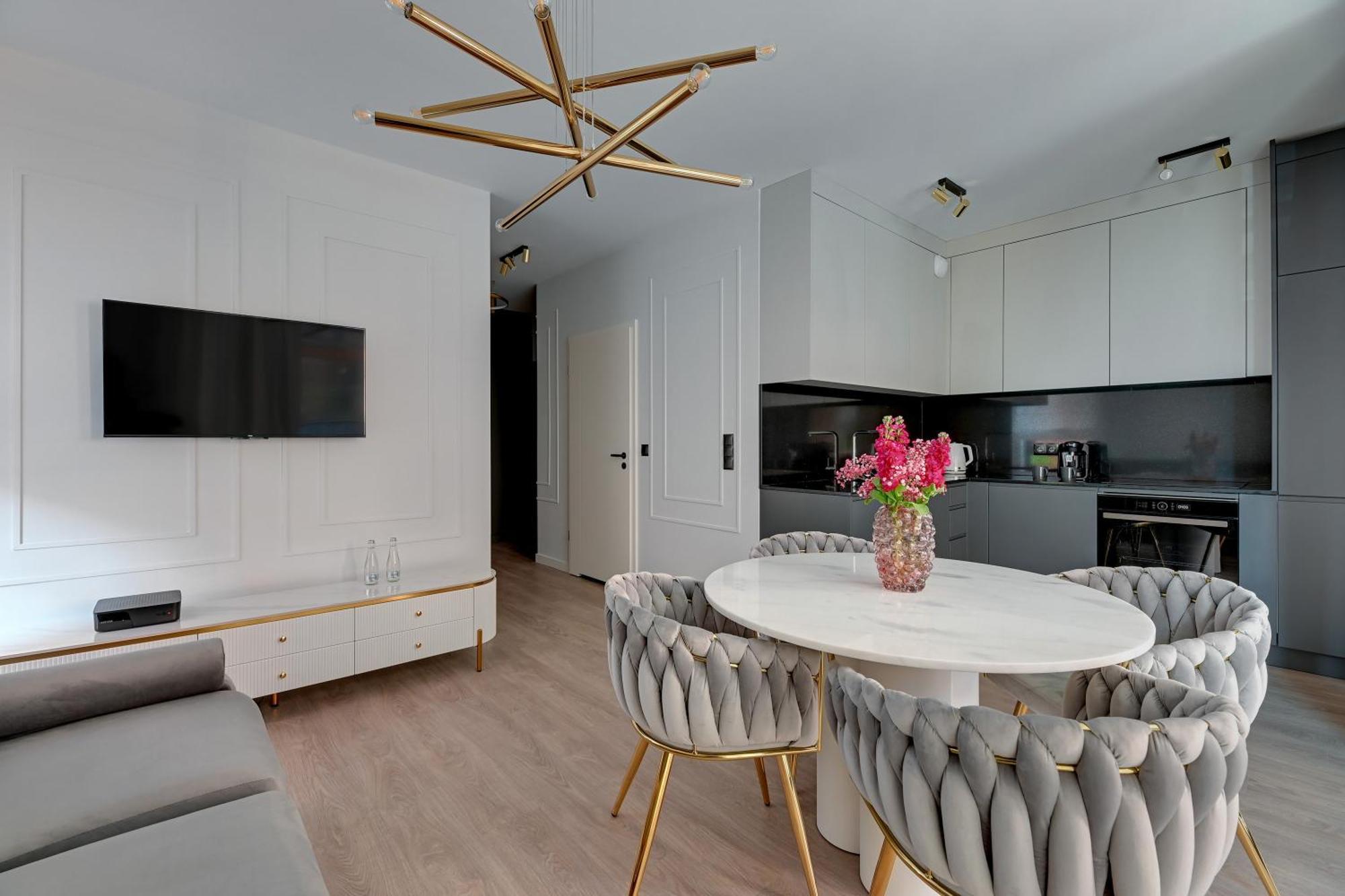 Premiem Cube Apartments In Center By Lion Apartments 格但斯克 外观 照片